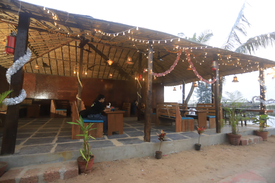 Beach side stay in mandrem